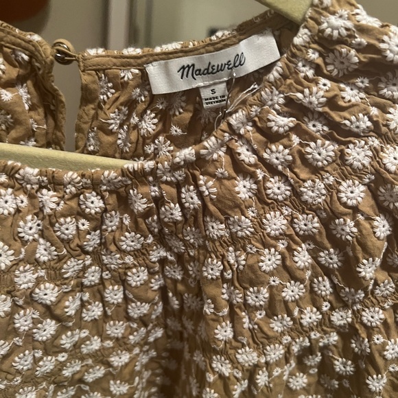 Cutest Embroidered Madewell Top! Size Small 🌼 - Picture 3 of 5